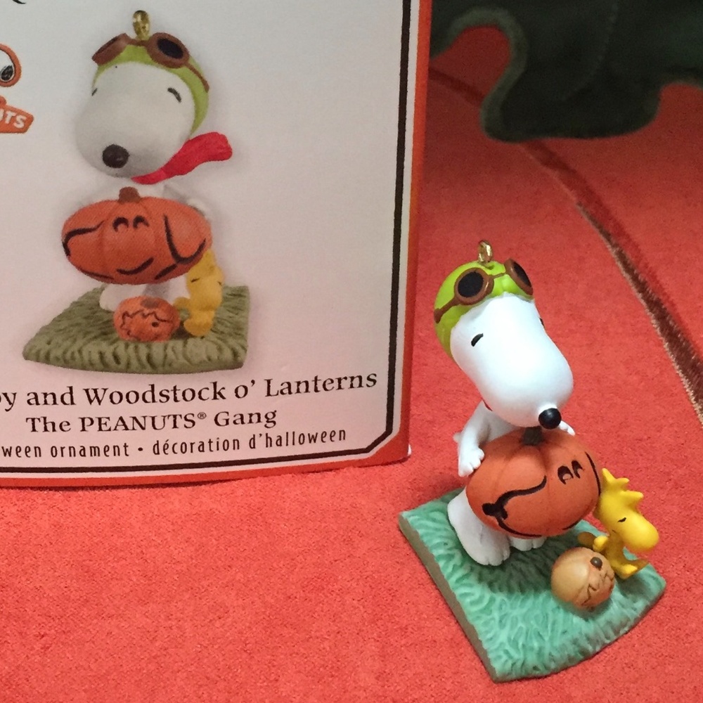 Hallmark Halloween Ornament Woodstock O'LanternNIB